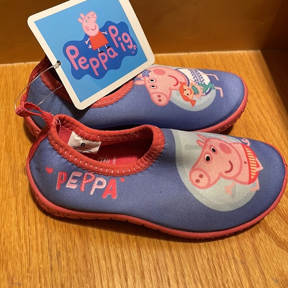 Peppa pig water shoes size 8 - Picture 2 of 4